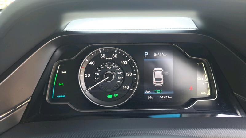 Hyundai IONIQ Photo cohere-982b0e3aa1be4e616751ecb9170a6cad4756fa6d.jpg