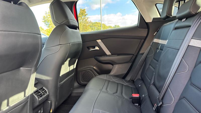 Citroen C4 Photo cohere-98e1427e7f30f09b7609dfd247e70845c9b86d3a.jpg