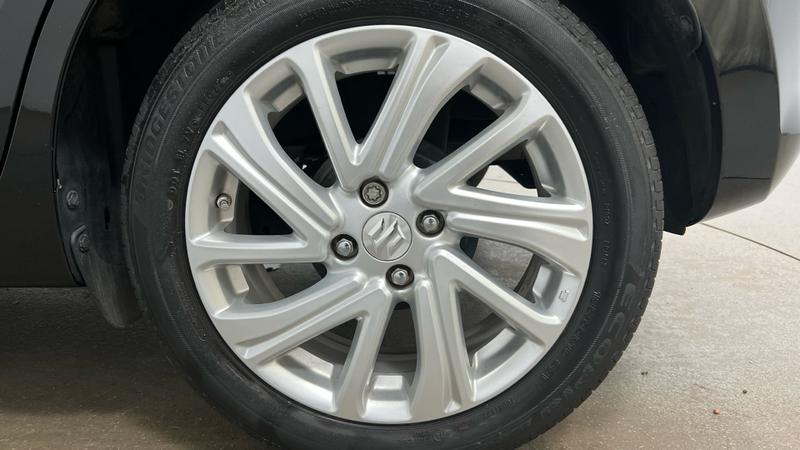 Suzuki SWIFT Photo cohere-999e3f915fae3a256d2380c221f756460650d2c6.jpg