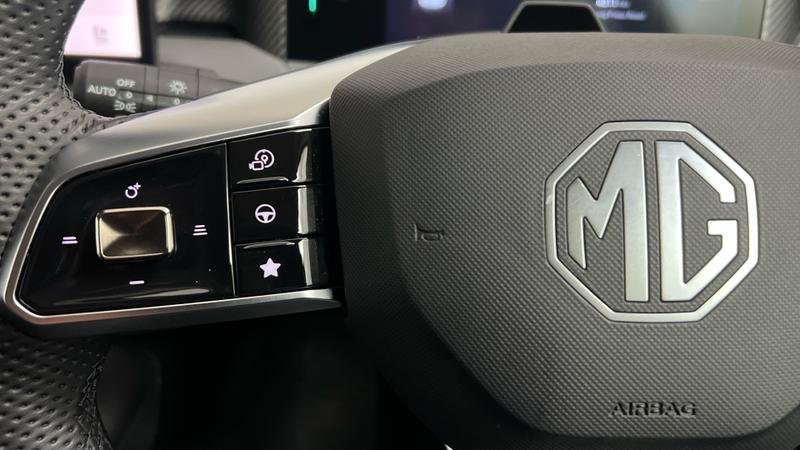 MG MGS5 EV Photo cohere-9aa6b700ededf6a65026a661b5da5439762f4a42.jpg