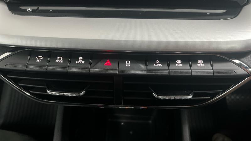 Skoda OCTAVIA Photo cohere-9b51b353466ad389d583ba36f43e053ec2dd23f5.jpg