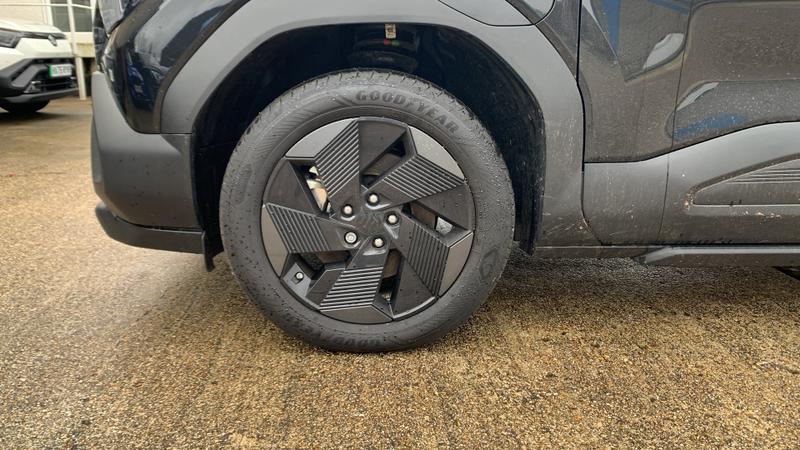 Suzuki e Vitara Photo cohere-9ba85d38af213c077d6f1a28ff6523c2e0c9a996.jpg
