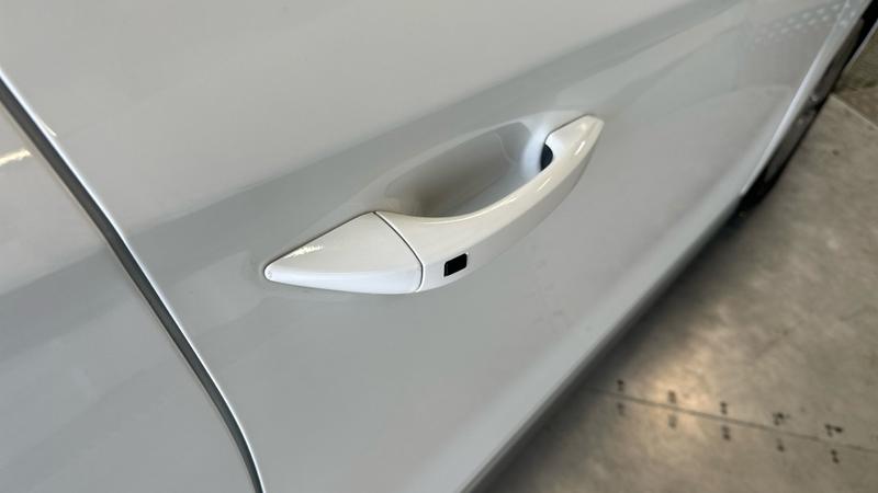 Hyundai IONIQ Photo cohere-9bd63ba254b011737fba37188c958f5d19e7c6b2.jpg