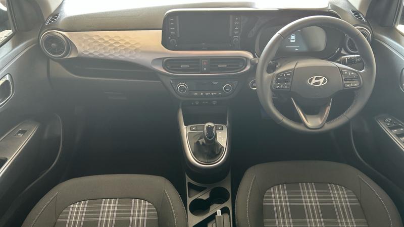 Hyundai i10 Photo cohere-9c4fd9e4397ec1e136031efb67d9efd9ae8956db.jpg