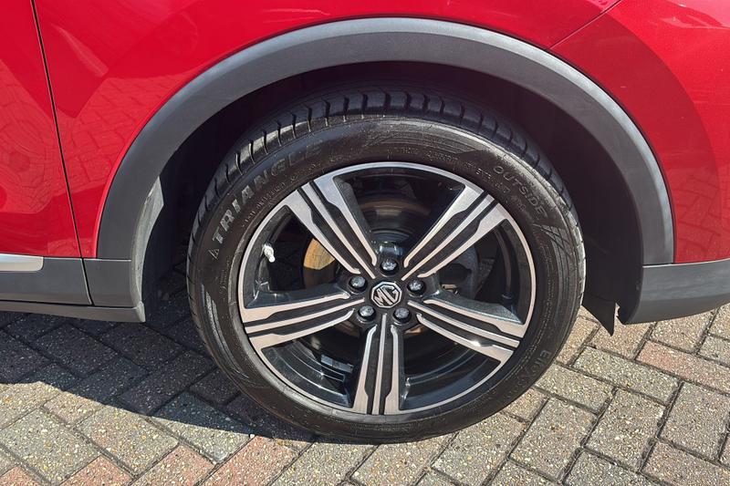 MG ZS Photo cohere-9cd37462321fb3d6c4ed5dfae98eec7ecbcd03d1.jpg