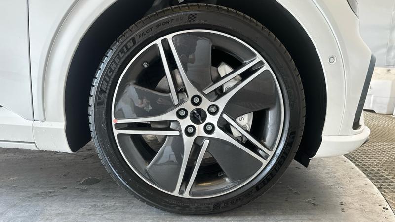 Genesis GV60 Photo cohere-9ced1c15f0c3a0845b00b11060f217e9100c2d75.jpg