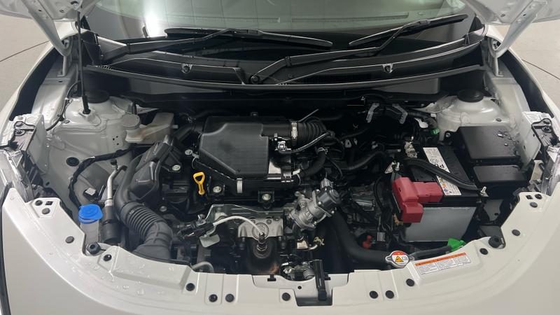 Suzuki SWIFT Photo cohere-9da1e5680148f9dc1b2bb073d82a5106ac9c448a.jpg