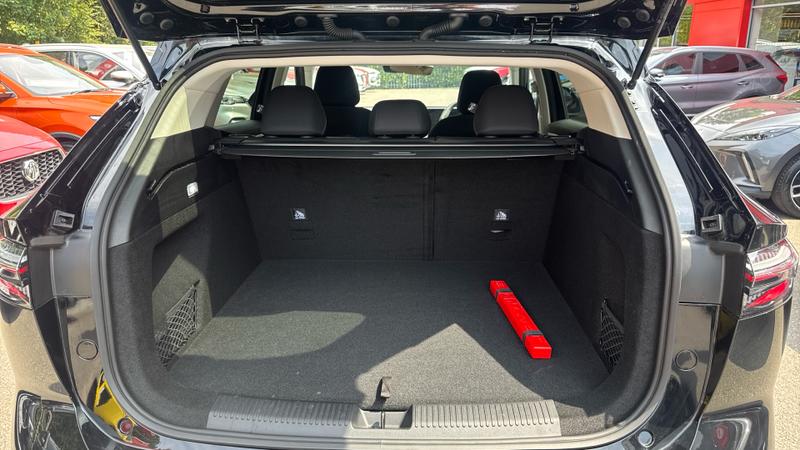MG HS Hybrid+ Photo cohere-9dab10d80327b1ef37d747ed095ef64bca0d5cb8.jpg