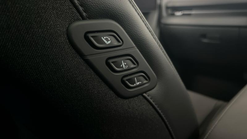 Hyundai IONIQ Photo cohere-9dbbe227ef76f92fe29e73d637a1aa5b7bfd8dc7.jpg