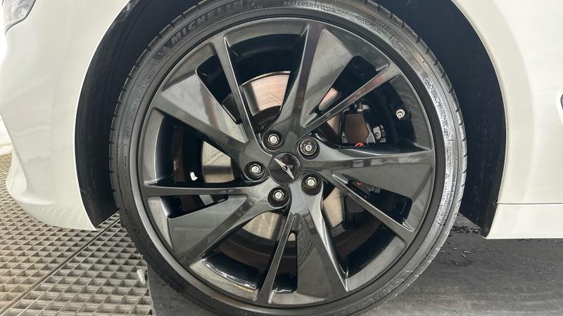 Genesis G70 Photo cohere-9e08d168e3de590160cc79dc8b0ae9ff079a747f.jpg