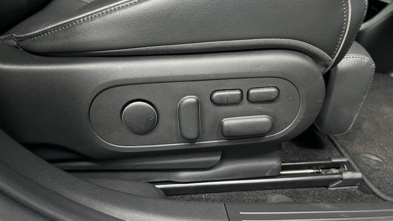 Hyundai IONIQ Photo cohere-9ece5a4cbafd747a42cd42de91814eff86473143.jpg
