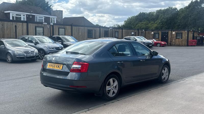 Skoda OCTAVIA Photo cohere-9f2356aaa53ef5dce447b2529b7551763107adc2.jpg