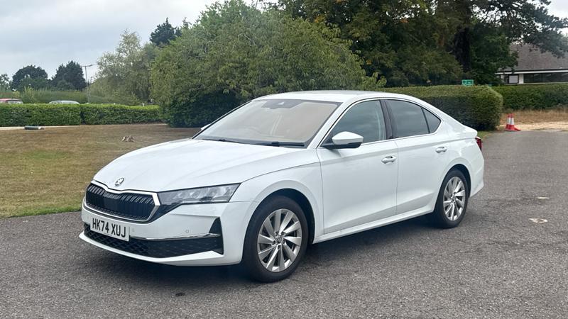 Skoda OCTAVIA Photo cohere-9f2aea4c6e1b7e04da6298ba1c125c97566aca1d.jpg