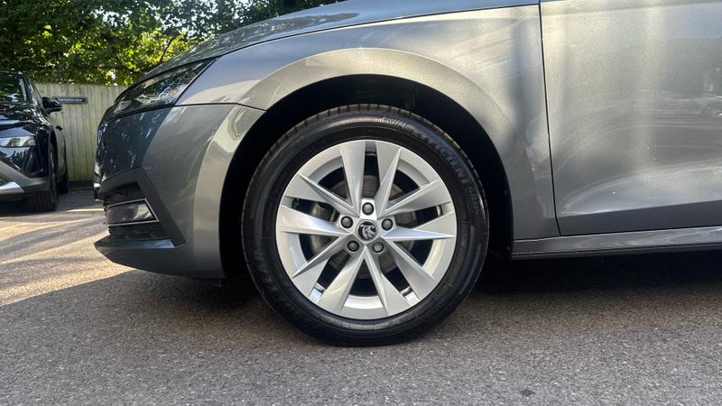 Skoda OCTAVIA Photo cohere-9f8678fdeaeab1fe261a516b24b6f5213ab507f5.jpg