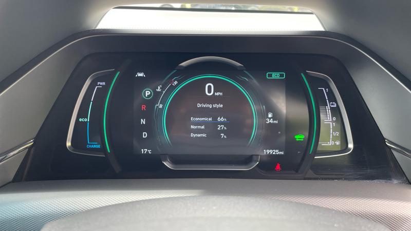 Hyundai IONIQ Photo cohere-a21ec1b0b258fcdd15879dc5afaec091fae67680.jpg