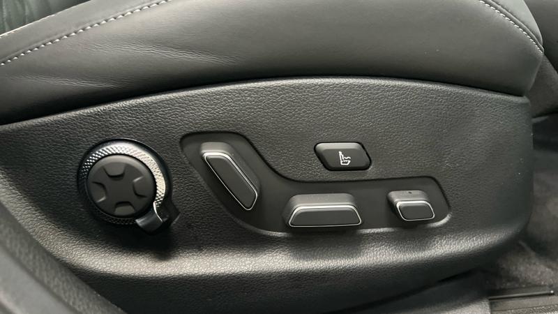 Genesis G80 Photo cohere-a257a4f334970574b8ff61c63fe3136f0b5e7766.jpg
