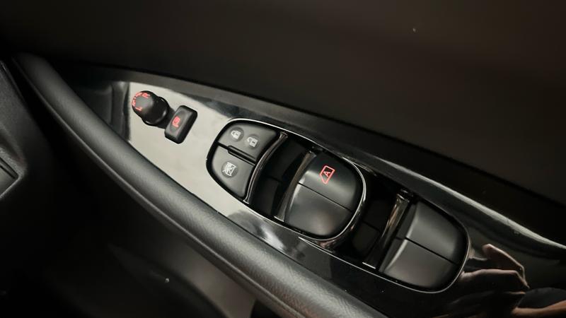 Nissan LEAF Photo cohere-a2c2a50ec8a248be97623bbaef0cb23da3c3c626.jpg
