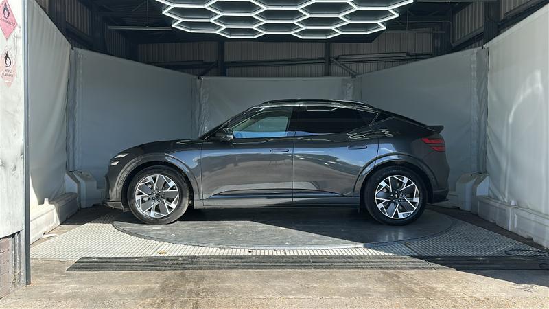 Genesis GV60 Photo cohere-a38587f72f25c8b3621d32989898e2c5375647f6.jpg