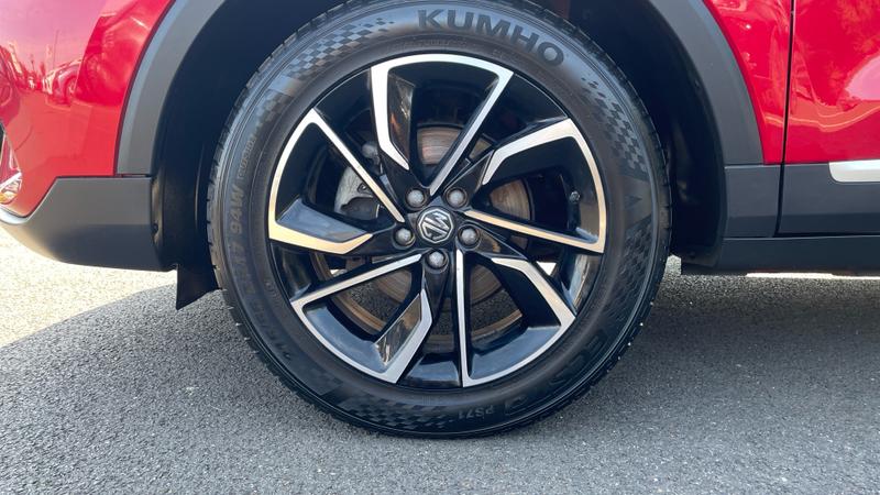 MG ZS Photo cohere-a3a2a3193f42138ca9998967da1acf40e53afb5b.jpg