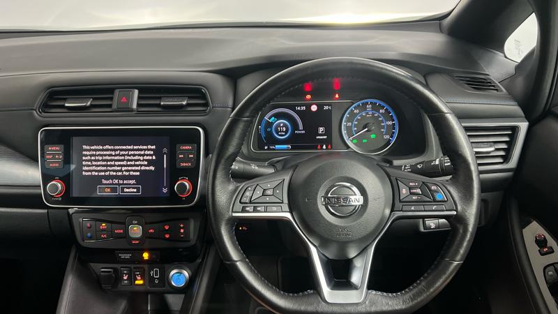 Nissan LEAF Photo cohere-a3f4fc500b14c061a1790edd8a4d575d330e2311.jpg