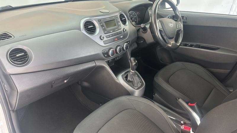 Hyundai i10 Photo cohere-a423696356da01ec361c1324f7443896d846b8c9.jpg