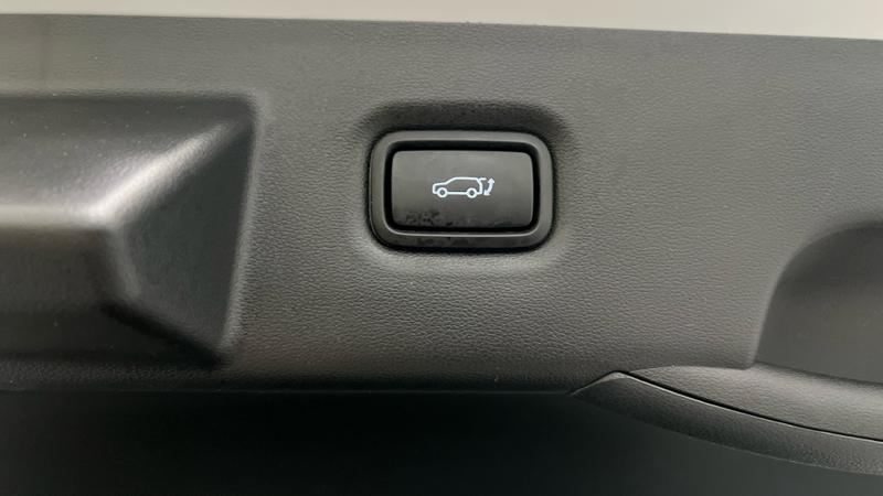 Hyundai IONIQ Photo cohere-a604b9164a29759105bc80685e26a05d8a2507f0.jpg