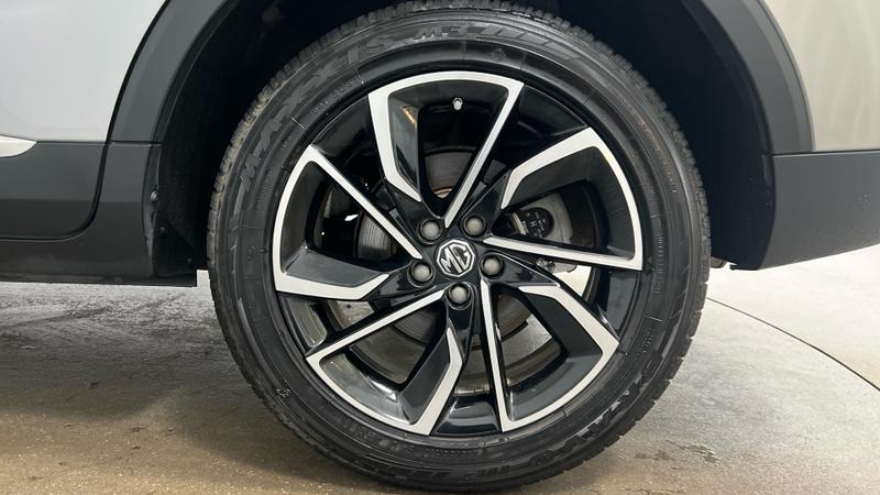 MG ZS Photo cohere-a67f849a180fb52c306a570c6c1667153440f47b.jpg