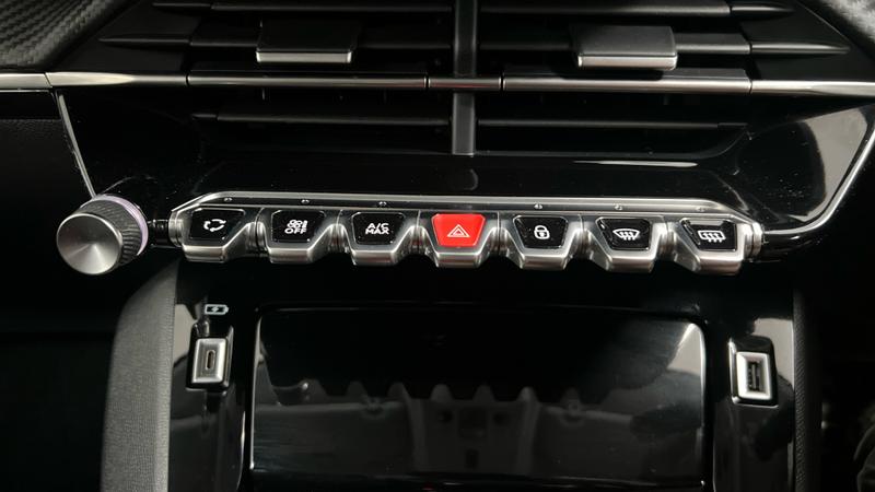 Peugeot 208 Photo cohere-a69bcf0813dfd0614b2ba0246c453493af930c6b.jpg