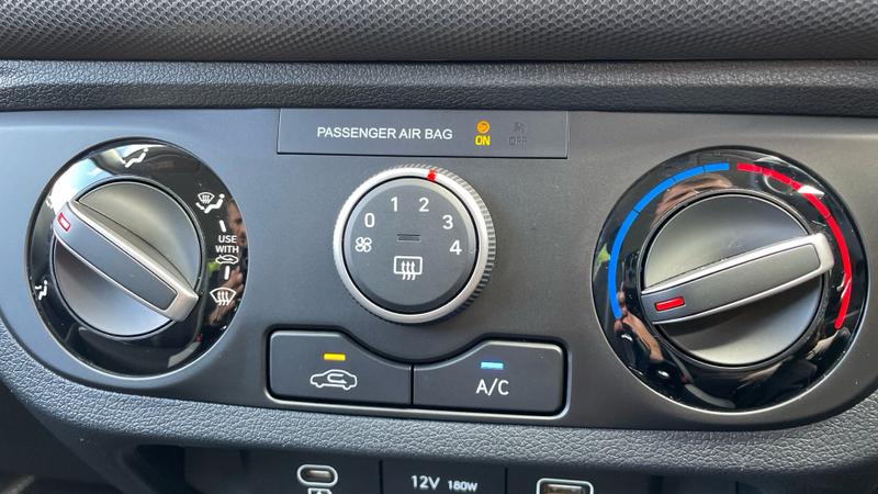 Hyundai i10 Photo cohere-a74a5fcbb2ee8fd84939951f67d7d086e7ac8e00.jpg