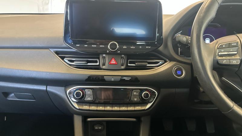 Hyundai i30 Photo cohere-a84ea8b34f7d5e6c486d5db1a8b92f9387eaf835.jpg