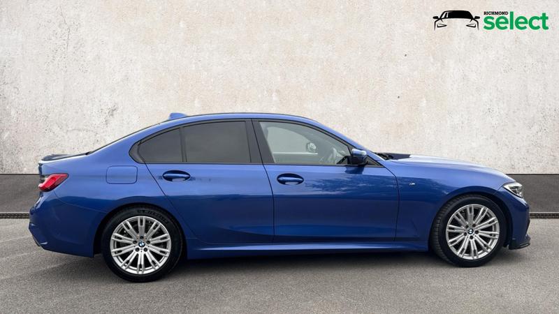 BMW 3 Series Photo cohere-a86c9708ade6aee5dd91a5f54802f00b5a11d2b2.jpg