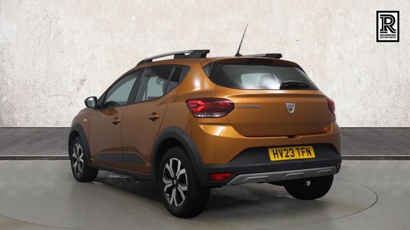 Dacia SANDERO STEPWAY Photo cohere-a9497ec89eb90ef8d0a60ea2a00b51cf8a1340d6.jpg