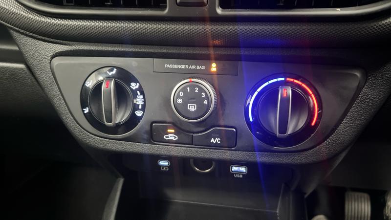 Hyundai i10 Photo cohere-ad244d5a197ed4164b40c7962301ab9a2a6e42e8.jpg