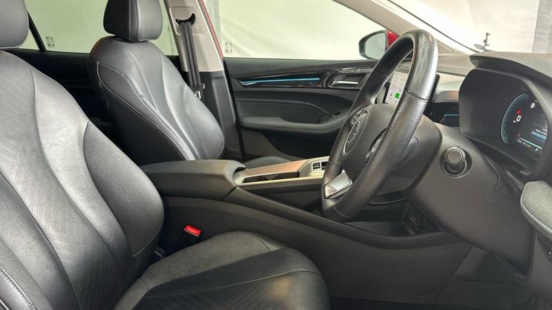 MG MG5 Photo cohere-ae138b9ff75cc414c25b9e1e40a3876131e6e2ea.jpg