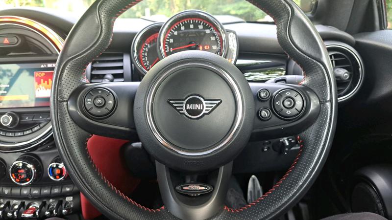 Mini Convertible Photo cohere-aedb3a3e66478383728d007cbd3ad72d17d8363a.jpg
