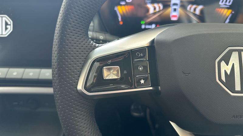 MG ZS Hybrid+ Photo cohere-af9cf6e34b1dcb1810ae290d64fc71cee3fb8383.jpg