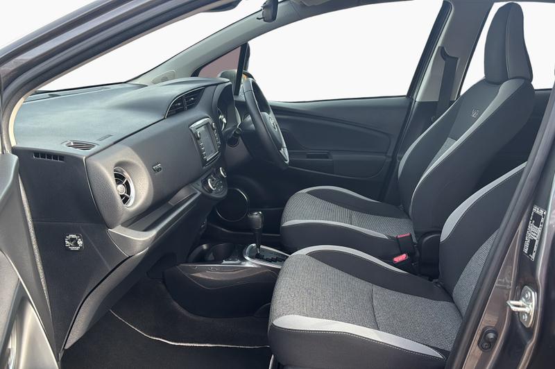 Toyota Yaris Photo cohere-afafb53c1c47193e63e3fd3f9501d7fd1950fdb3.jpg