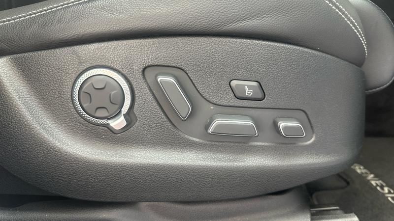 Genesis GV70 Photo cohere-b05c0614e96168b2a17875199783c5c8c3e7e6ac.jpg