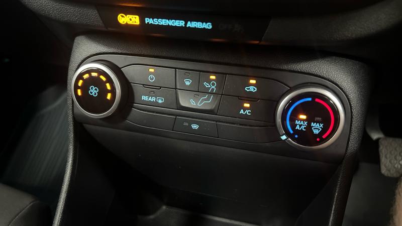 Ford FIESTA Photo cohere-b37dda1e4bddc47c161a64c7da29ed70bb9652a6.jpg