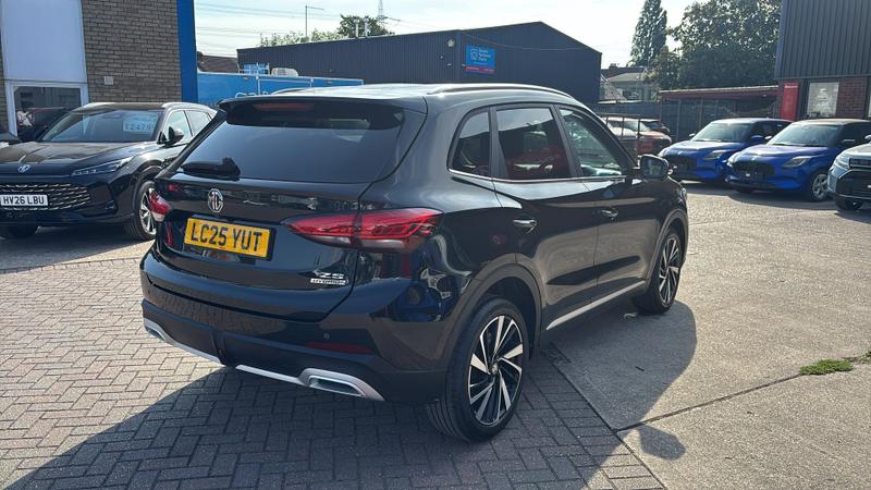 MG ZS Hybrid+ Photo cohere-b39b7f8bbfd99bab97377fed462864435a89ce81.jpg