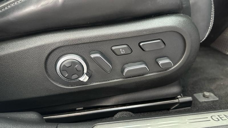 Genesis GV60 Photo cohere-b3d83cedeebedfd2f16ef70e3177e9622c1bd225.jpg