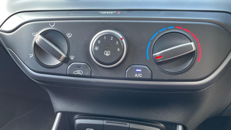 Hyundai i20 Photo cohere-b5b176514ad455349a67deeb4aa0c5d192982186.jpg