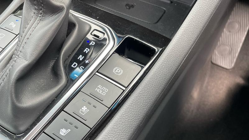 Hyundai IONIQ Photo cohere-b65c2e4bd310e36f937c39f7c0f33f0a8e42d371.jpg