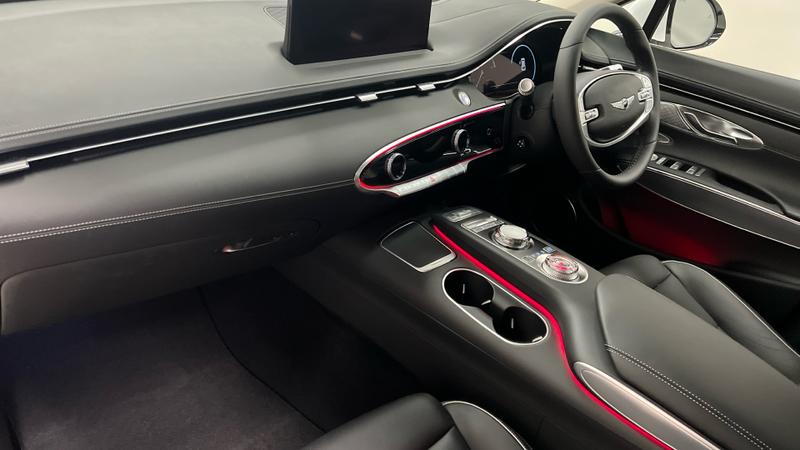 Genesis GV70 Photo cohere-b6908c6859a8088d6c52aee56cfc4a9e3907bb0f.jpg