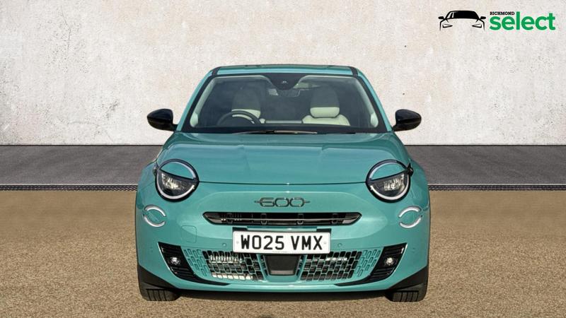 Fiat 600 Photo cohere-b73dbaac6457e0b1c78d890f0c732dd1e7305bb9.jpg