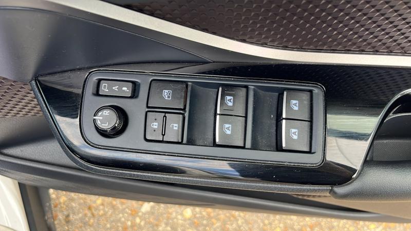 Toyota C-HR Photo cohere-b7d9aac4938ff3a054bfa6026de830d2ff01d195.jpg