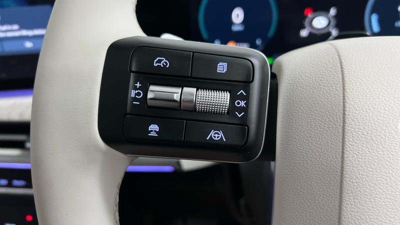 Hyundai santa fe Photo cohere-b94359f0ed7035bcd8d1edb5df6f7928a3c1f828.jpg