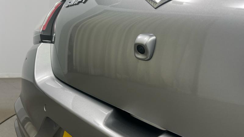 Suzuki SWIFT Photo cohere-b958193fcdd3bf913c7efc6e194e8fb140725afb.jpg