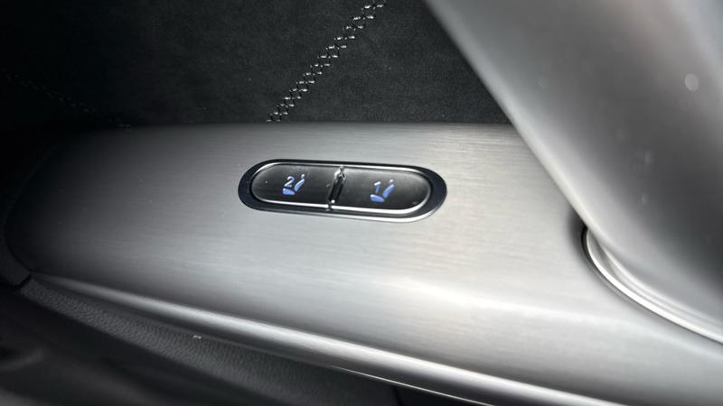 Genesis GV60 Photo cohere-b9987271d2295336b456192b09be4ee5b8988394.jpg