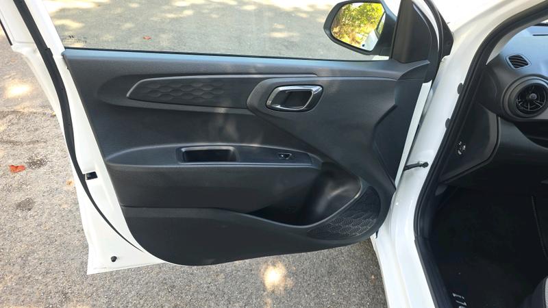 Hyundai i10 Photo cohere-ba198e18a4adef78e37a737435eeba5ba668f9e6.jpg